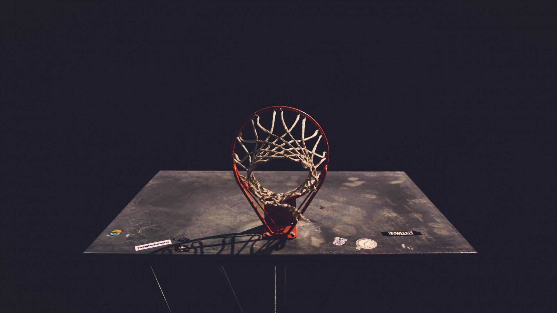 B体育官方网站-西甲联赛激战正酣，皇马巴萨上演巅峰对决