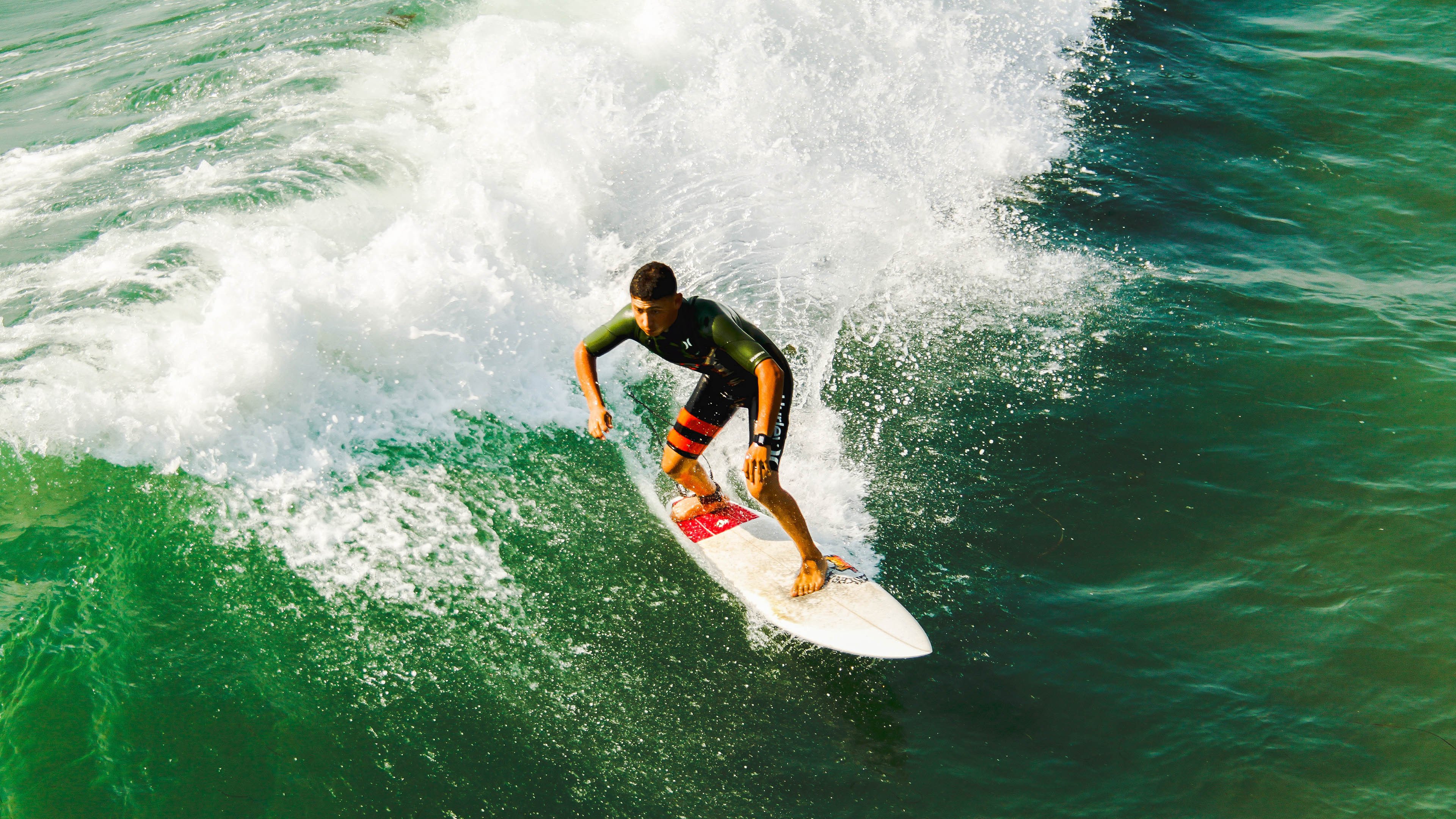 NBA总决赛激战正酣 勇士队逆转取胜扳平大比分