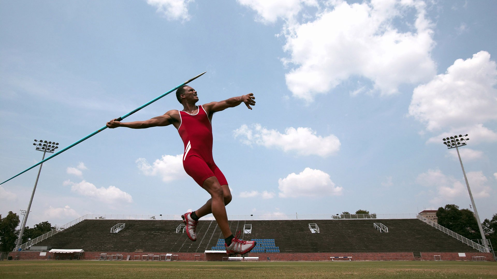 全国田径锦标赛接力赛激战正酣 新锐组合力压老牌强队夺冠-B体育官方网站